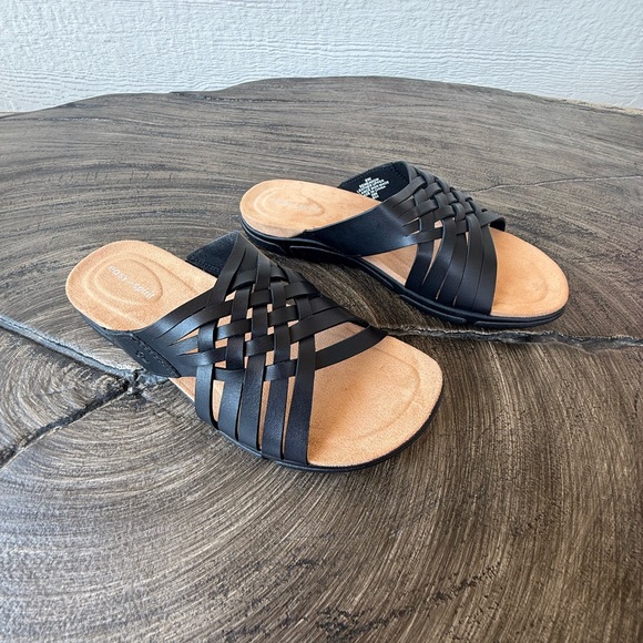 Easy Spirit Women’s Black Slide Sandals Size 8W - Picture 1 of 5